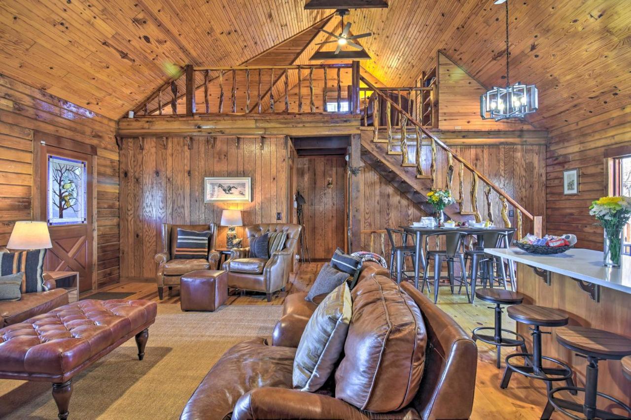 Luxury Pearcy Cabin With 5 Private Acres And Hot Tub! Exterior photo