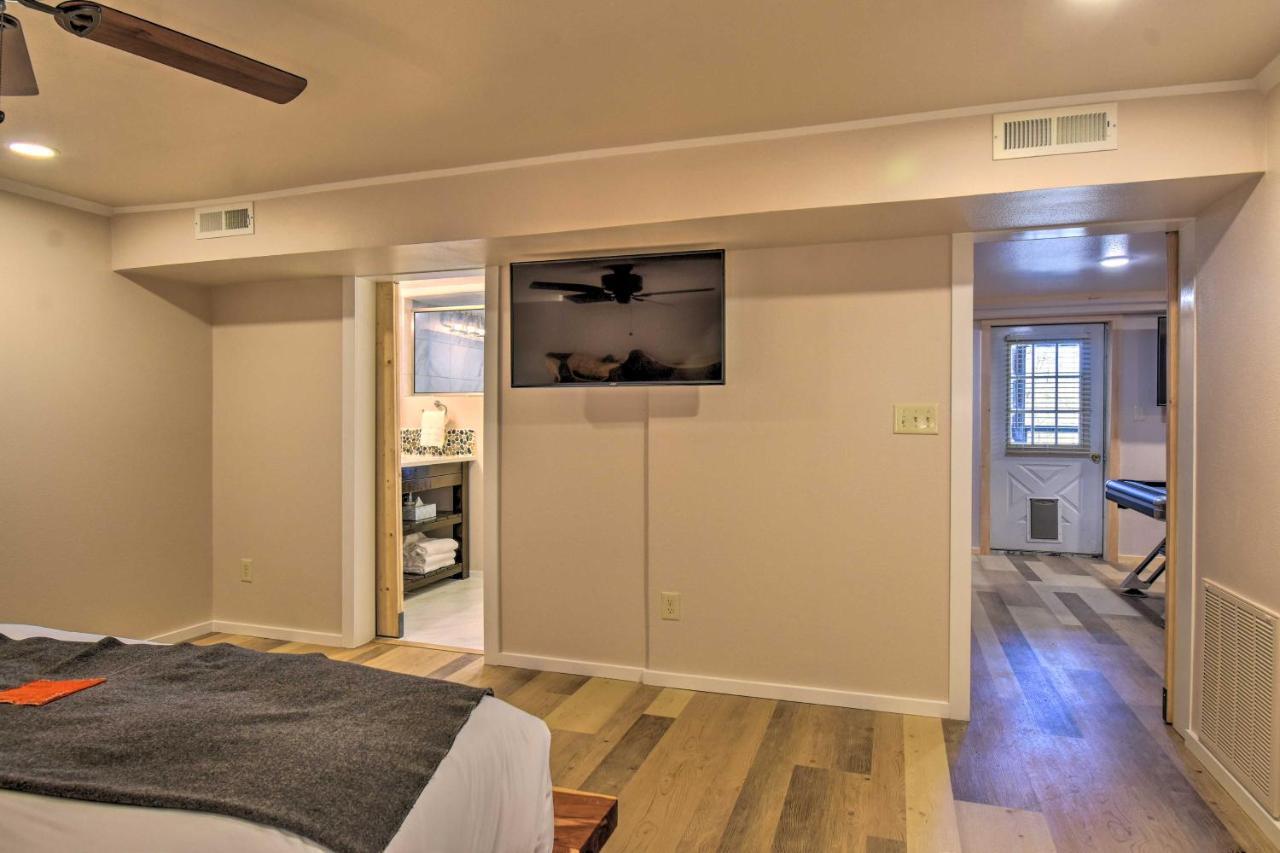 Luxury Pearcy Cabin With 5 Private Acres And Hot Tub! Exterior photo