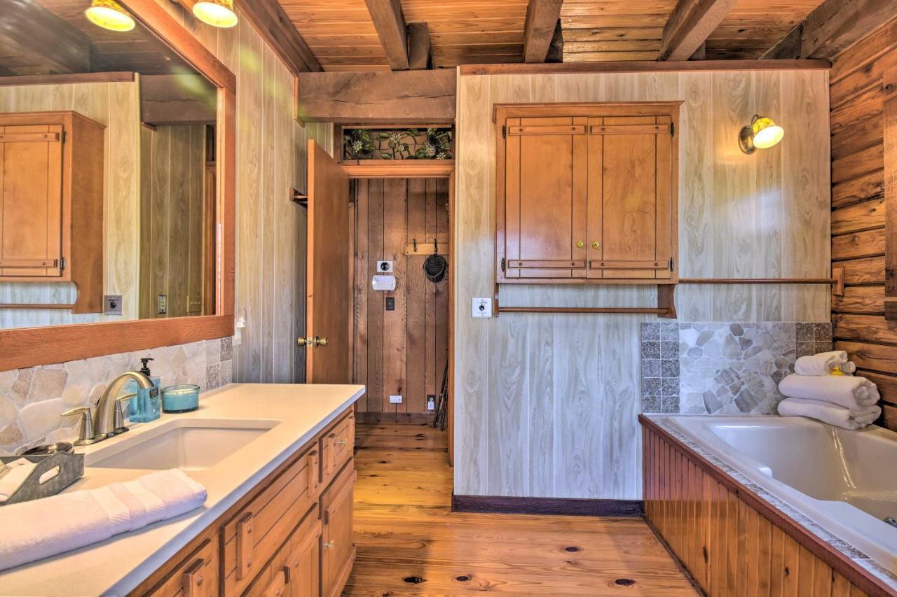 Luxury Pearcy Cabin With 5 Private Acres And Hot Tub! Exterior photo